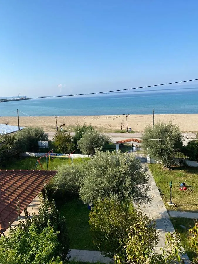 Holiday home Ideal Holidays Nea Moudania